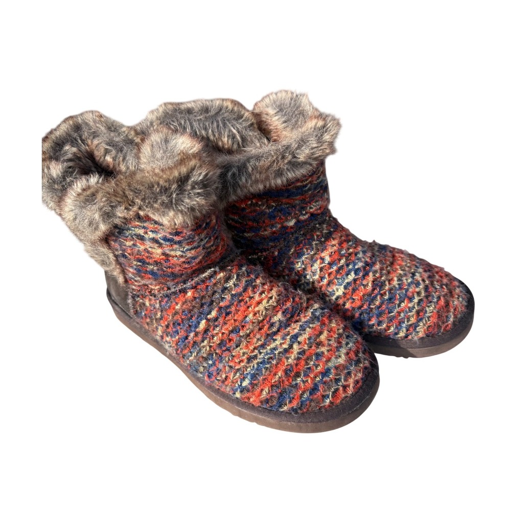 Lamo Knit Boots Size 8